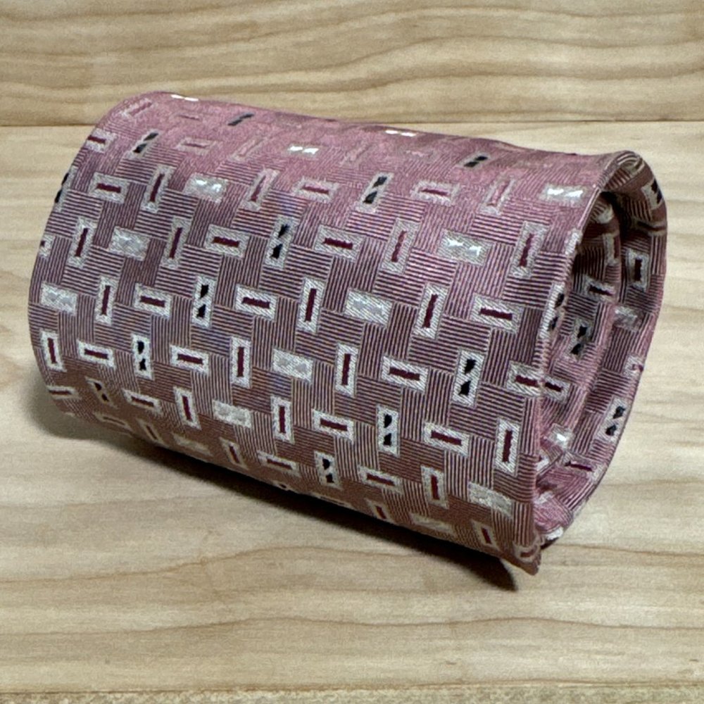 1980s Vintage 100% Italian Silk Enrico Venturi Pink Textured Block Tie Necktie
